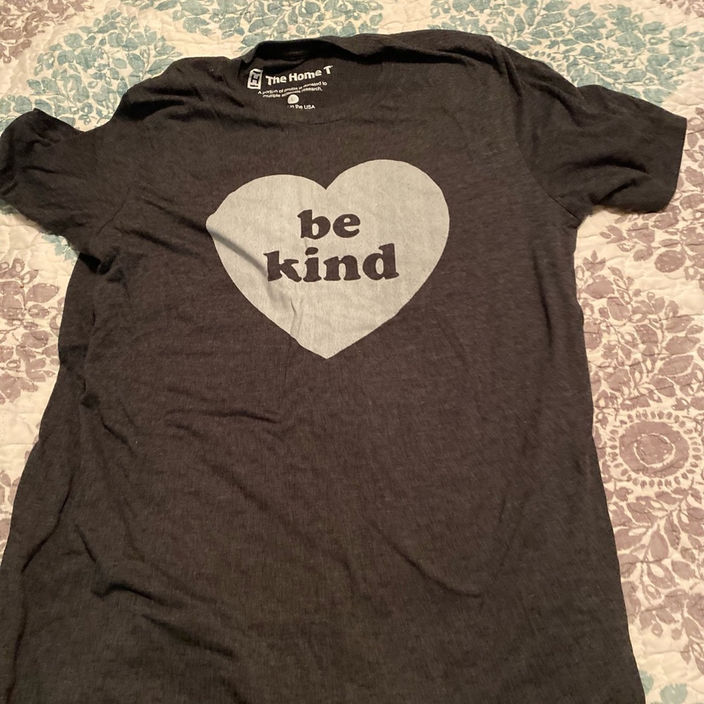 The Home T Kind Heart women’s T-shirt size large grey